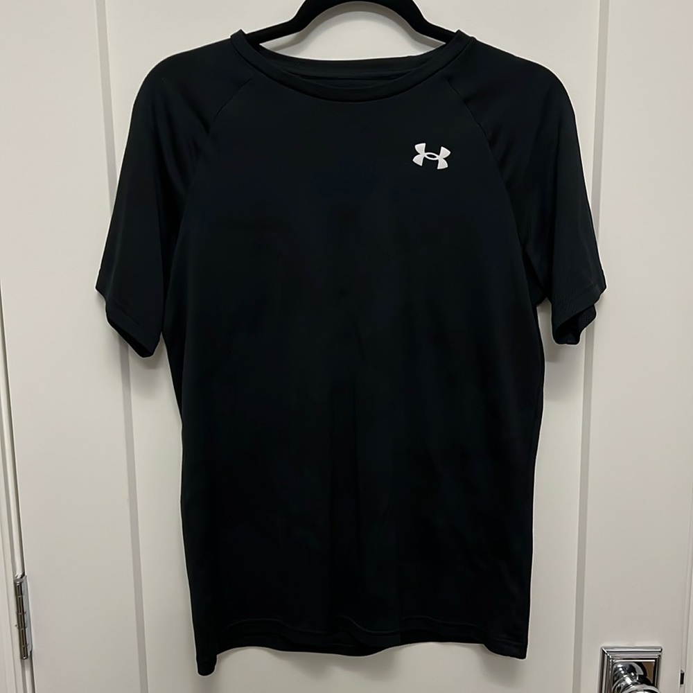 Under Armour Youth T shirt, Size XL